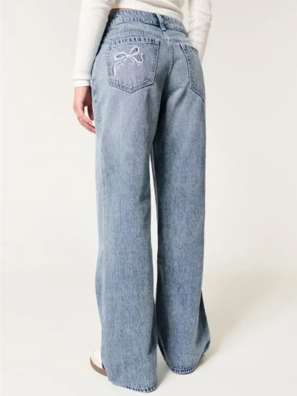 Hollister Low Rise Medium Wash Bow embroidered Baggy Jeans